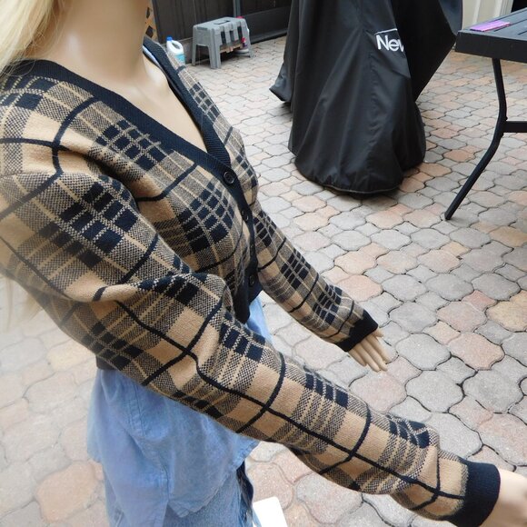 Love Tree Cropped Black & Beige Warm-Toned Top – Size Medium - Picture 3 of 7